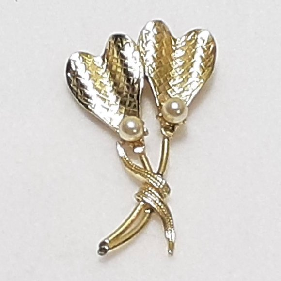 Elegant Gold Tone Heart Leaves Brooch Pin With Pearls - Picture 2 of 3